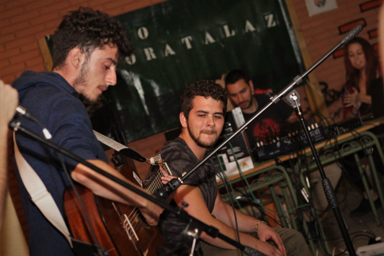 Escaleno tocando 2