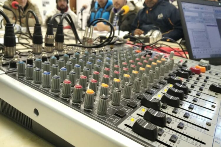 Voces en la Radio