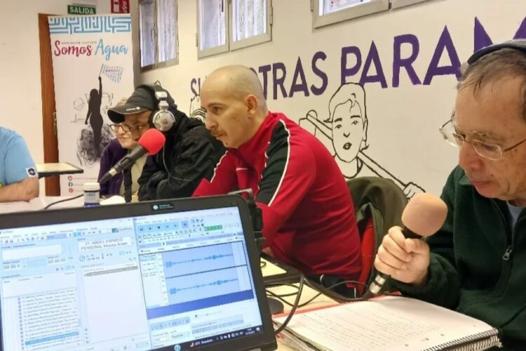 Voces en la Radio