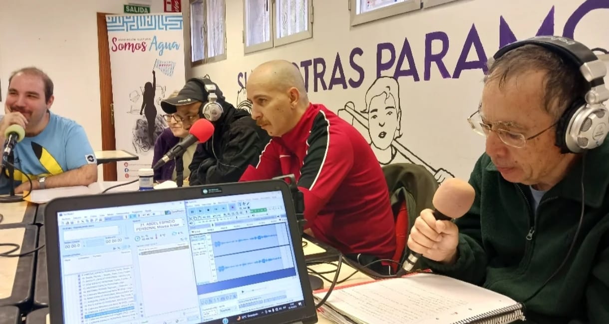 Voces en la Radio
